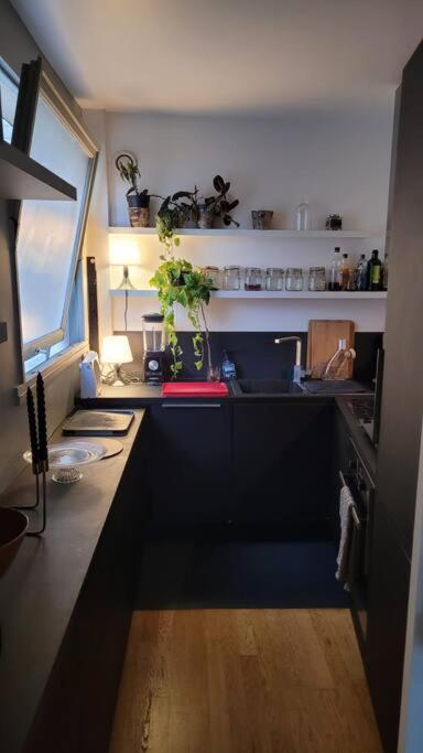 Lovely Artist Appartment Paris Exterior photo